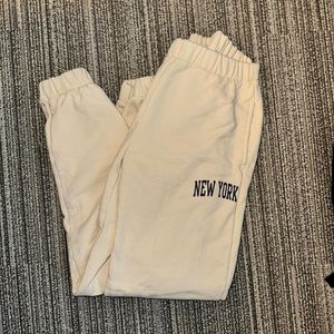 Brandy Melville New York Rosa Sweatpants